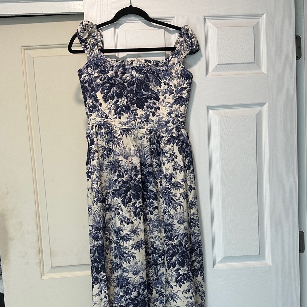 Tuckernuck navy toile M Floral Blue and White Dress new
